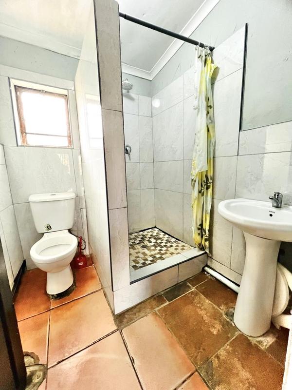 6 Bedroom Property for Sale in Umlazi KwaZulu-Natal