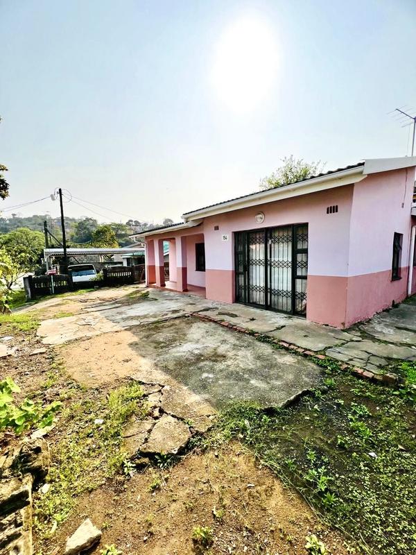 6 Bedroom Property for Sale in Umlazi KwaZulu-Natal