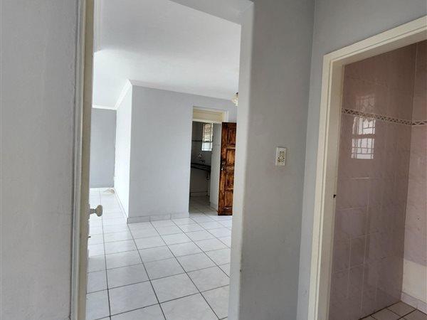 To Let 2 Bedroom Property for Rent in North Beach KwaZulu-Natal