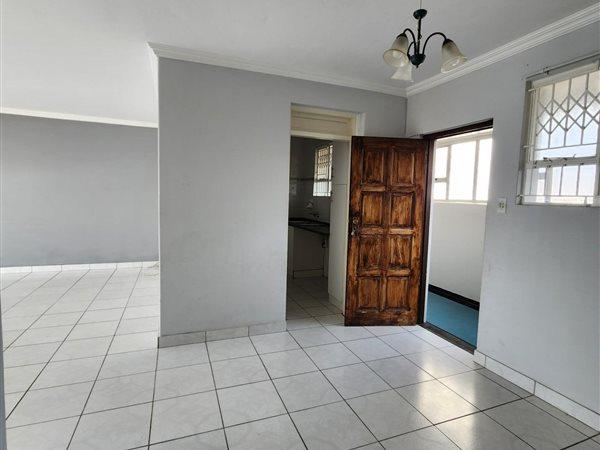 To Let 2 Bedroom Property for Rent in North Beach KwaZulu-Natal