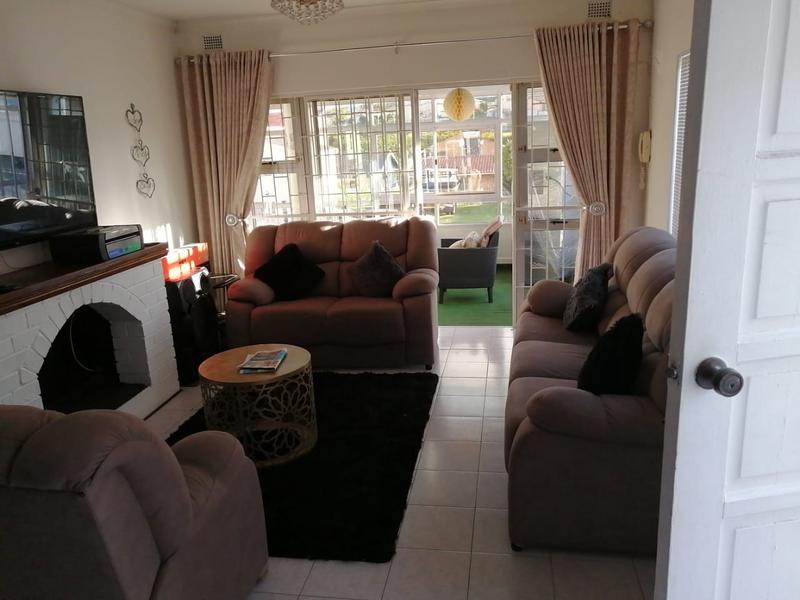 3 Bedroom Property for Sale in Chatsworth KwaZulu-Natal