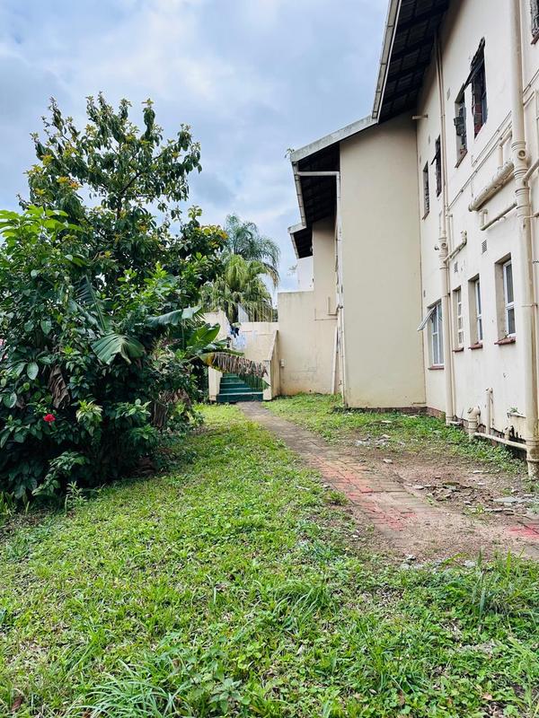 5 Bedroom Property for Sale in Inyala Park KwaZulu-Natal