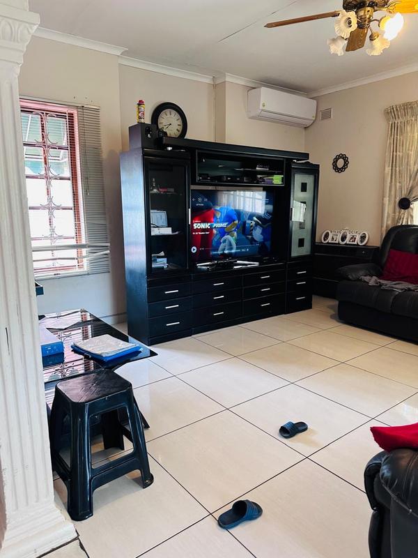 5 Bedroom Property for Sale in Inyala Park KwaZulu-Natal