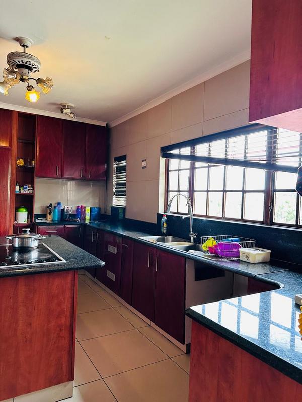 5 Bedroom Property for Sale in Inyala Park KwaZulu-Natal