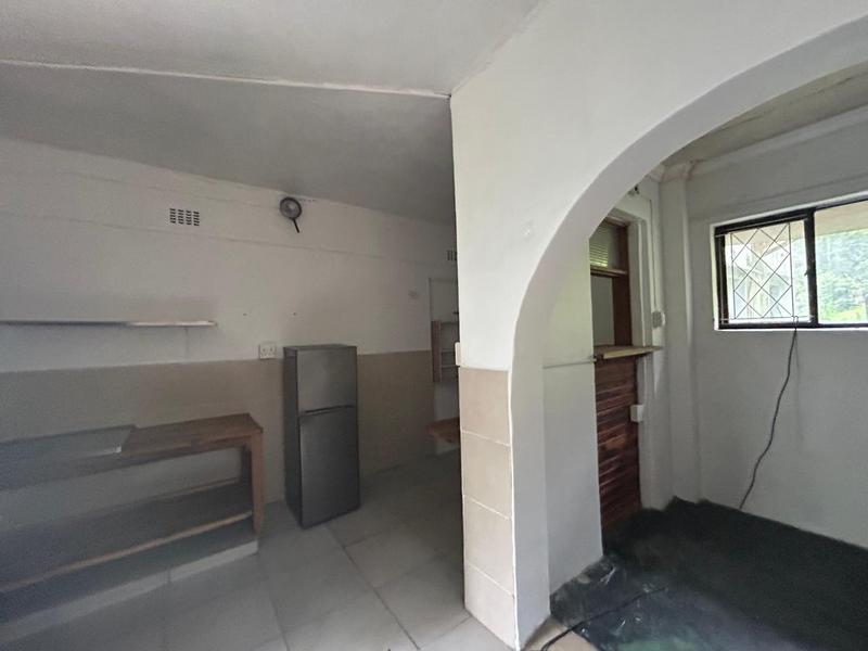 To Let 1 Bedroom Property for Rent in Port Edward KwaZulu-Natal