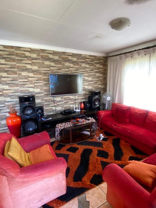 2 Bedroom Property for Sale in Madadeni KwaZulu-Natal