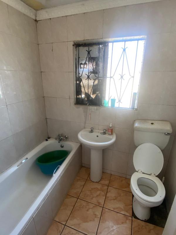 2 Bedroom Property for Sale in Madadeni KwaZulu-Natal