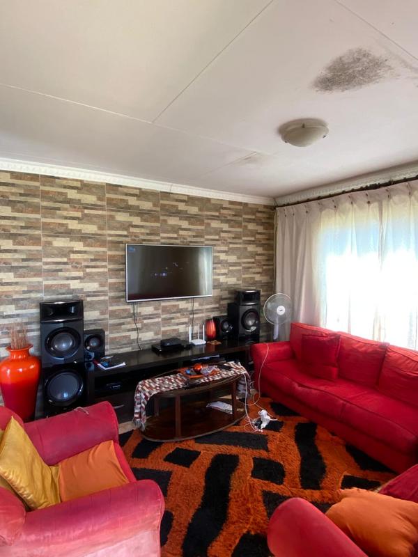 2 Bedroom Property for Sale in Madadeni KwaZulu-Natal