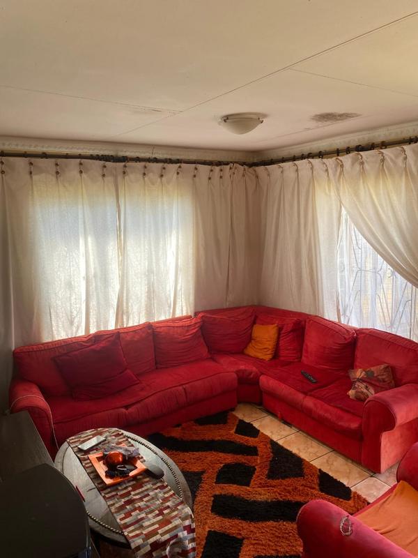 2 Bedroom Property for Sale in Madadeni KwaZulu-Natal