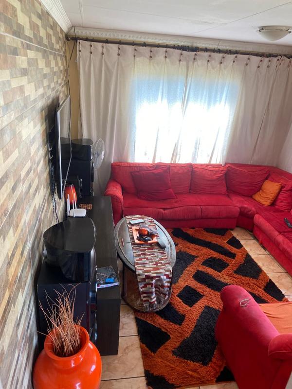 2 Bedroom Property for Sale in Madadeni KwaZulu-Natal