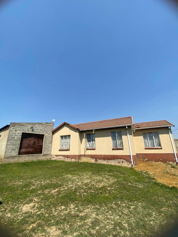 2 Bedroom Property for Sale in Madadeni KwaZulu-Natal