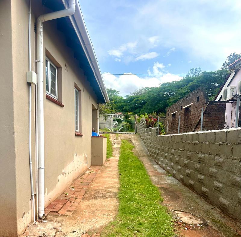 To Let 3 Bedroom Property for Rent in Montclair KwaZulu-Natal