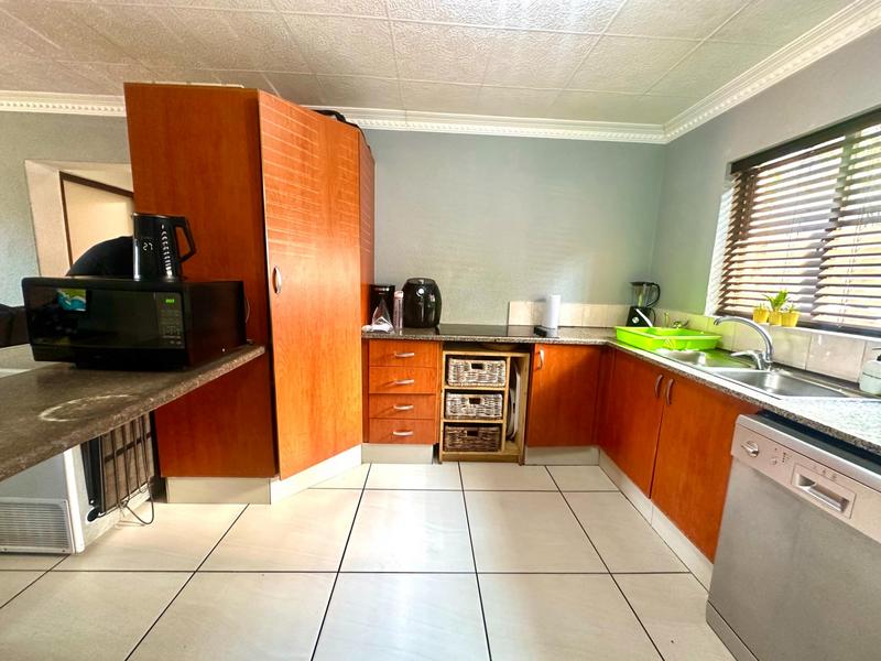 2 Bedroom Property for Sale in Montclair KwaZulu-Natal