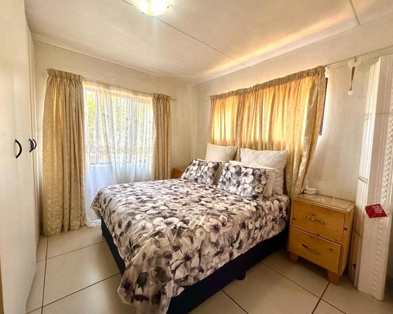 2 Bedroom Property for Sale in Montclair KwaZulu-Natal