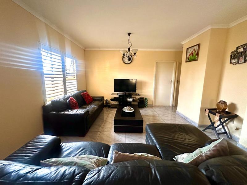 2 Bedroom Property for Sale in Woodlands KwaZulu-Natal