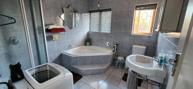 3 Bedroom Property for Sale in Bellair KwaZulu-Natal