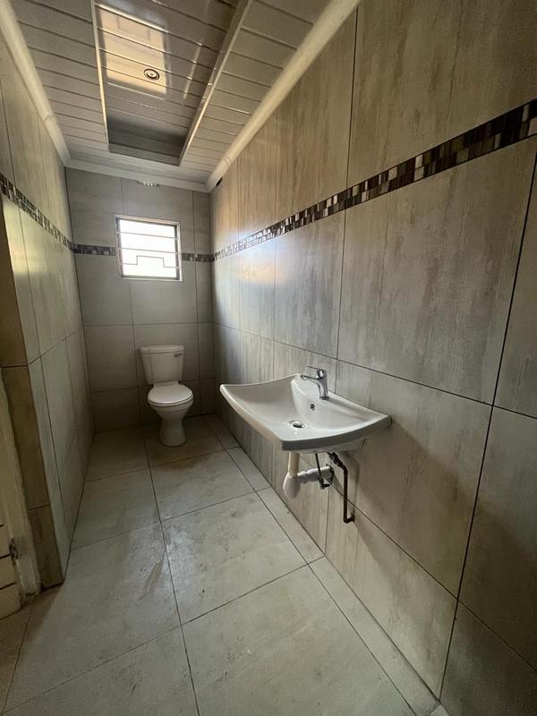 To Let 2 Bedroom Property for Rent in Umtentweni KwaZulu-Natal