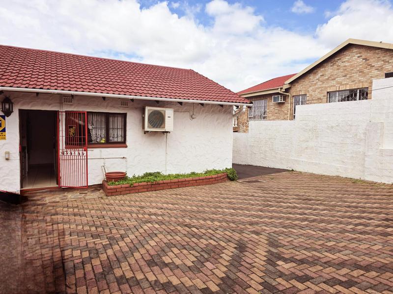 4 Bedroom Property for Sale in Bakerville Gardens KwaZulu-Natal