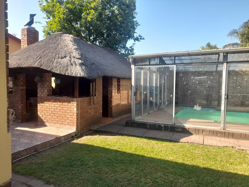 4 Bedroom Property for Sale in Huttenheights KwaZulu-Natal