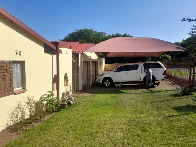 4 Bedroom Property for Sale in Huttenheights KwaZulu-Natal