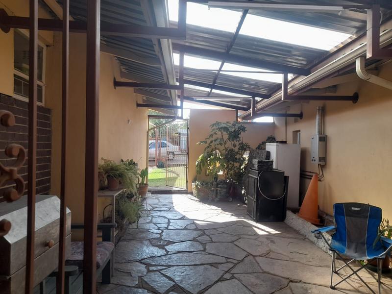 4 Bedroom Property for Sale in Huttenheights KwaZulu-Natal