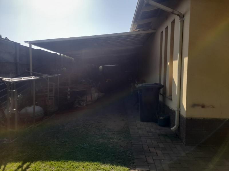 4 Bedroom Property for Sale in Huttenheights KwaZulu-Natal