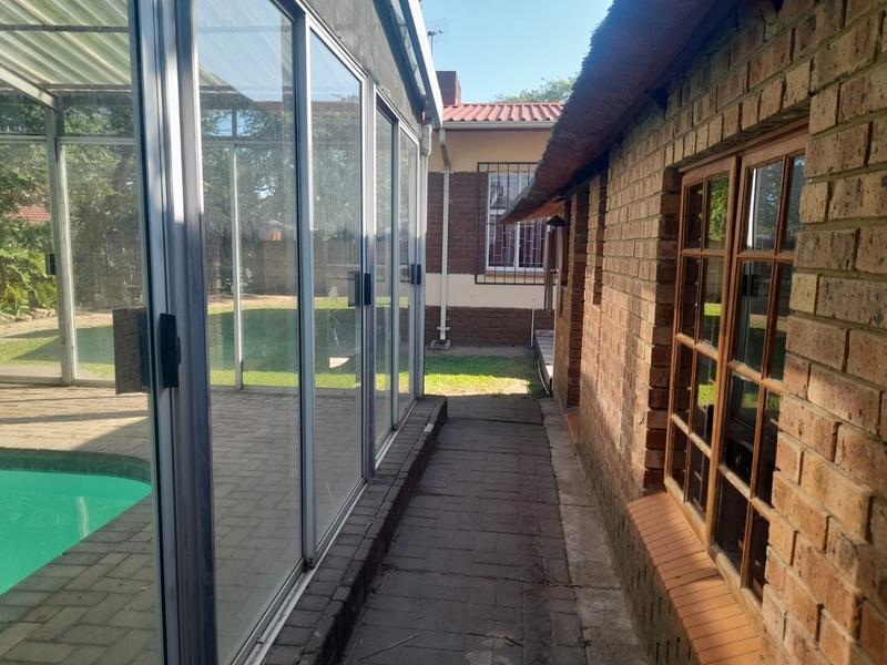 4 Bedroom Property for Sale in Huttenheights KwaZulu-Natal