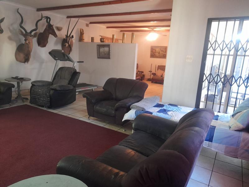 4 Bedroom Property for Sale in Huttenheights KwaZulu-Natal