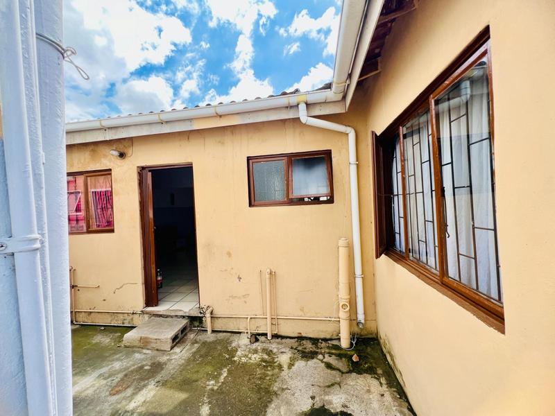 5 Bedroom Property for Sale in Newlands East KwaZulu-Natal