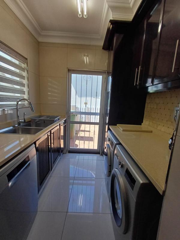 To Let 4 Bedroom Property for Rent in Mount Edgecombe KwaZulu-Natal