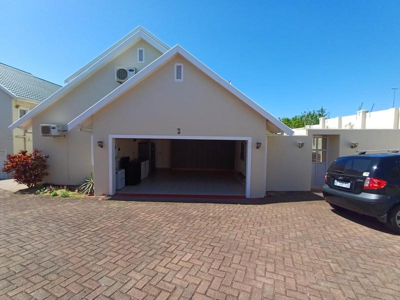 To Let 4 Bedroom Property for Rent in Mount Edgecombe KwaZulu-Natal