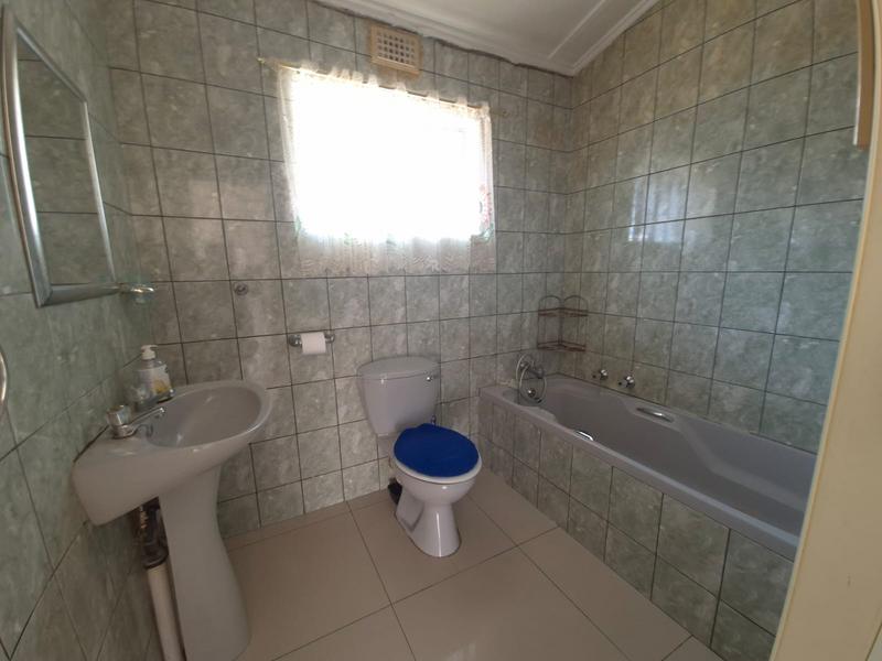 To Let 3 Bedroom Property for Rent in Uvongo KwaZulu-Natal