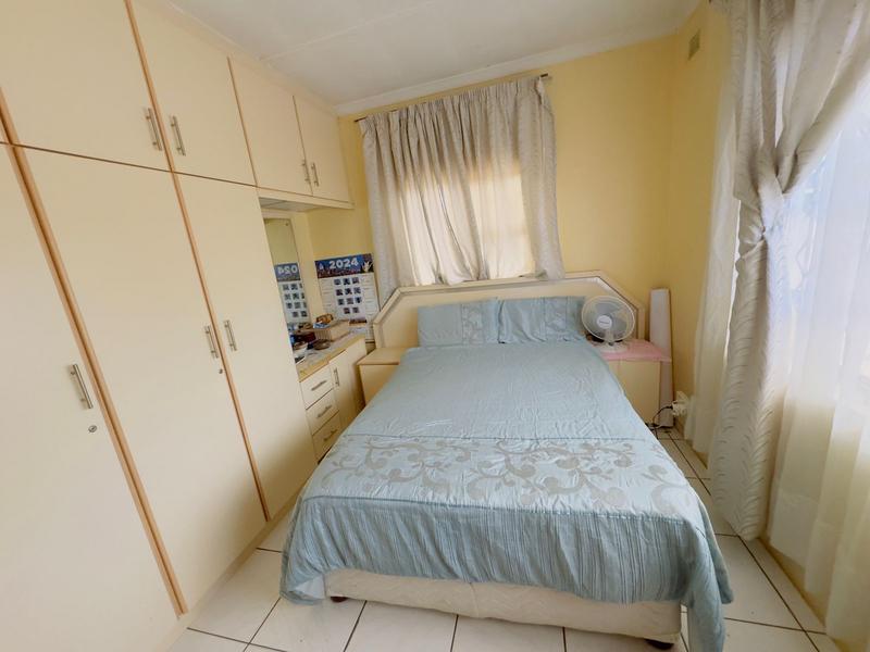 2 Bedroom Property for Sale in Kwamashu KwaZulu-Natal