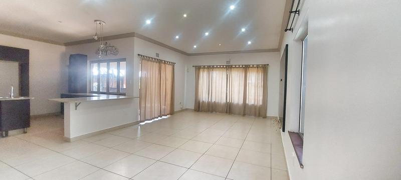 To Let 4 Bedroom Property for Rent in Mtunzini KwaZulu-Natal