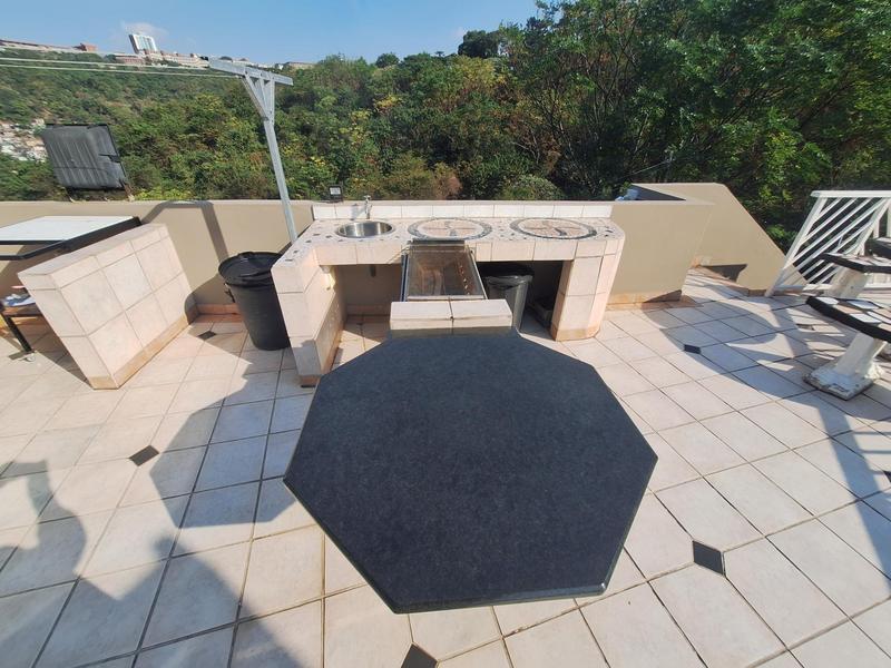 7 Bedroom Property for Sale in Reservoir Hills KwaZulu-Natal