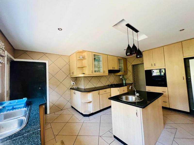 7 Bedroom Property for Sale in Farningham Ridge KwaZulu-Natal