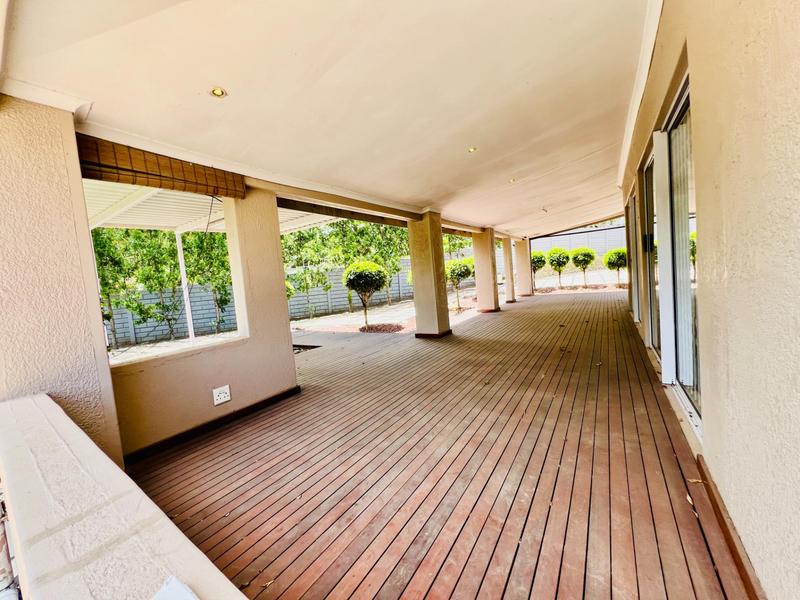 7 Bedroom Property for Sale in Farningham Ridge KwaZulu-Natal