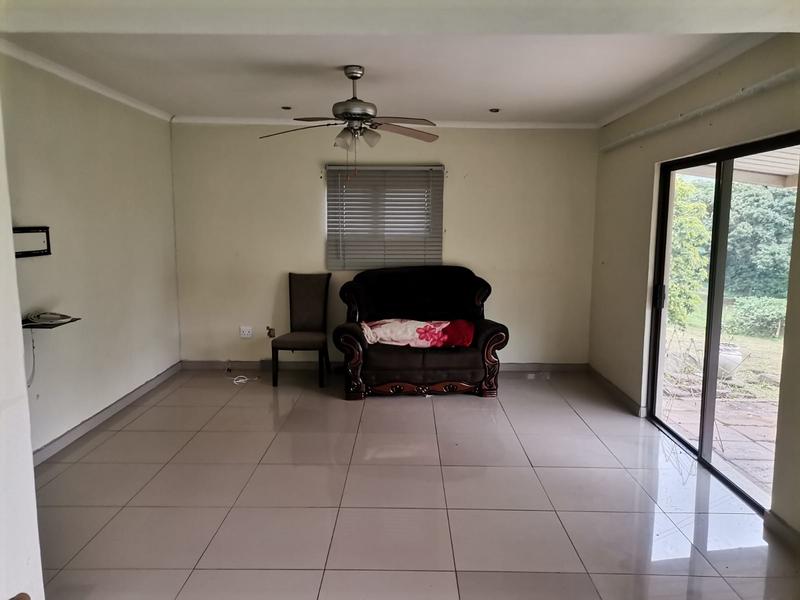 To Let 3 Bedroom Property for Rent in Queensburgh KwaZulu-Natal