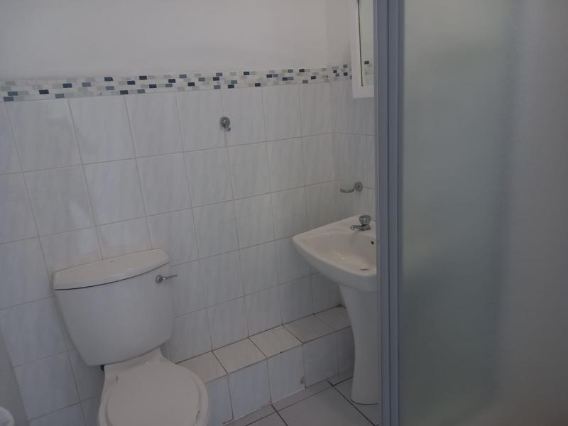 To Let 2 Bedroom Property for Rent in Bluff KwaZulu-Natal