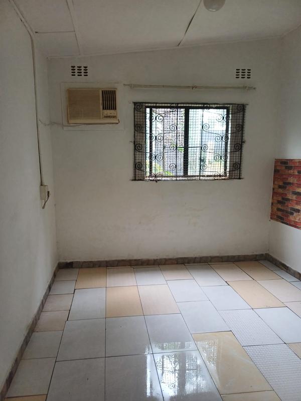 To Let 1 Bedroom Property for Rent in Malvern KwaZulu-Natal