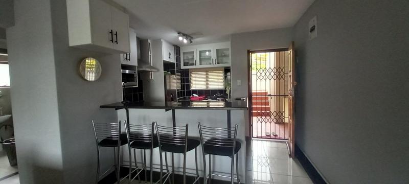 To Let 2 Bedroom Property for Rent in Sherwood KwaZulu-Natal