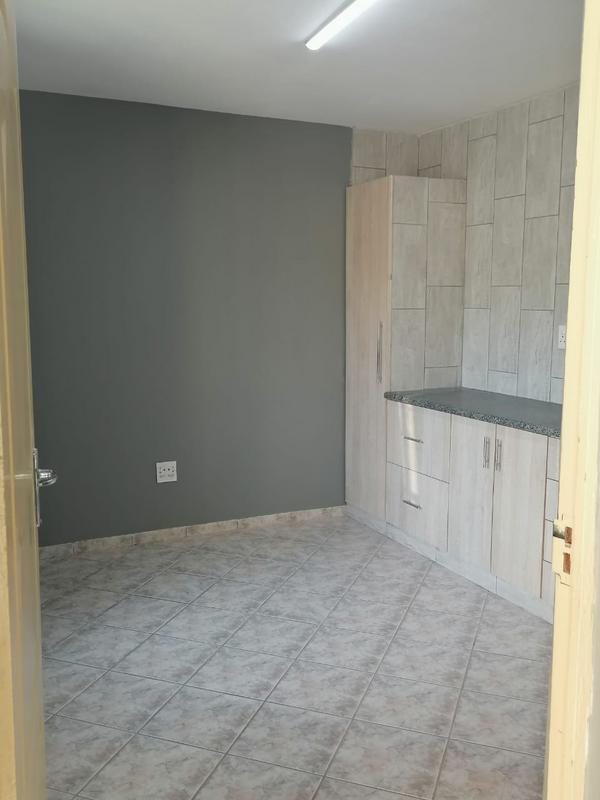 To Let 1 Bedroom Property for Rent in Newcentre KwaZulu-Natal