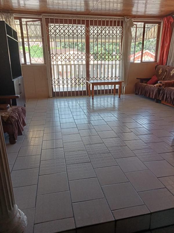 To Let 4 Bedroom Property for Rent in Chatsworth KwaZulu-Natal