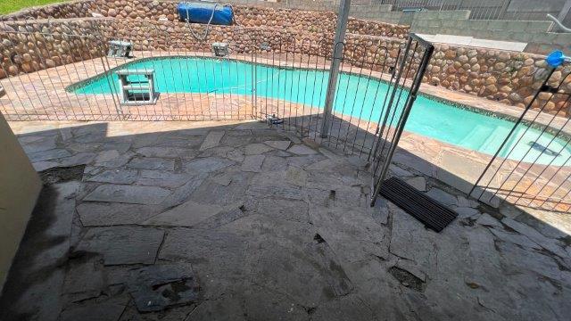 To Let 4 Bedroom Property for Rent in Northdene KwaZulu-Natal