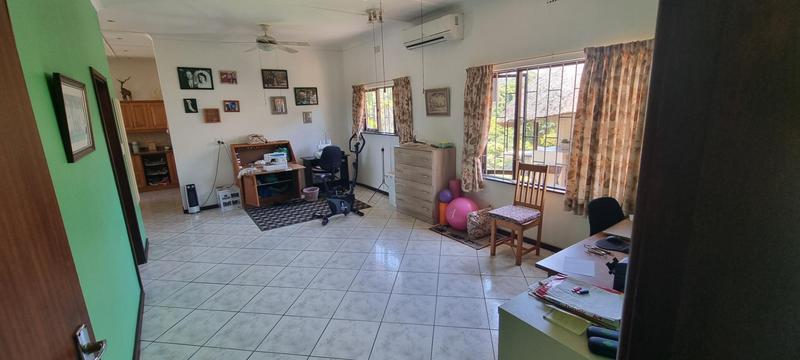 4 Bedroom Property for Sale in Umtentweni KwaZulu-Natal