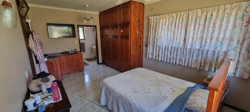 4 Bedroom Property for Sale in Umtentweni KwaZulu-Natal