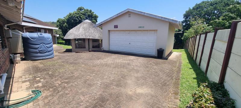 4 Bedroom Property for Sale in Umtentweni KwaZulu-Natal