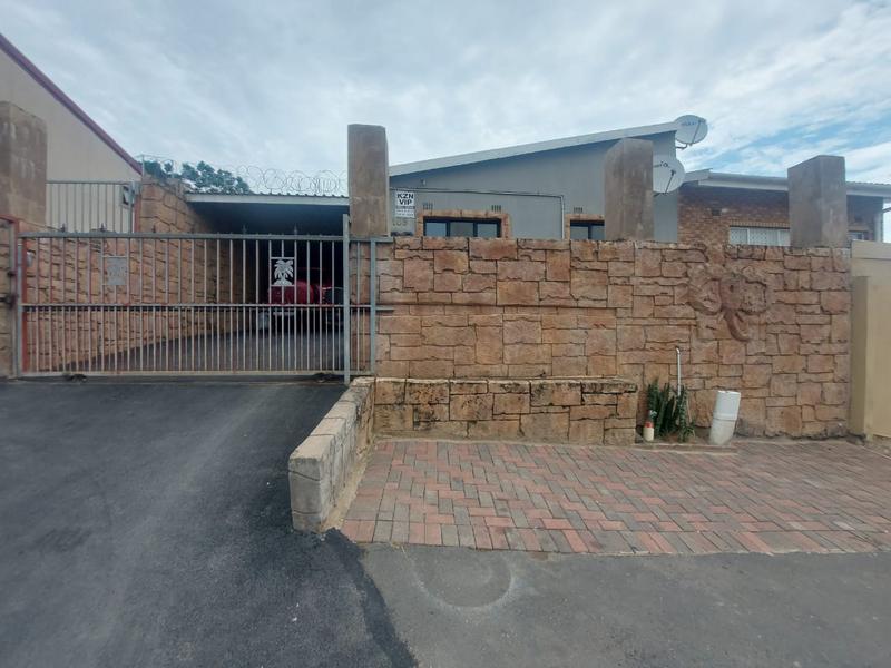 To Let 5 Bedroom Property for Rent in Sunford KwaZulu-Natal