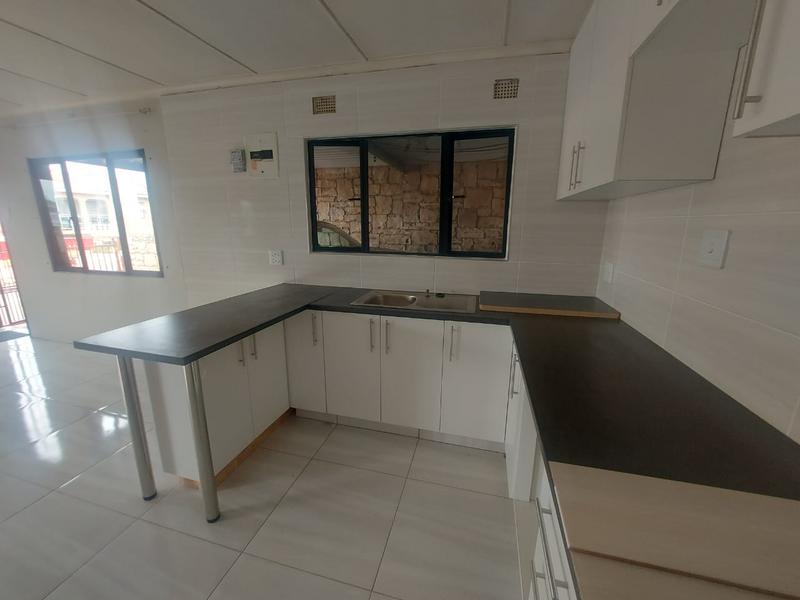 To Let 5 Bedroom Property for Rent in Sunford KwaZulu-Natal