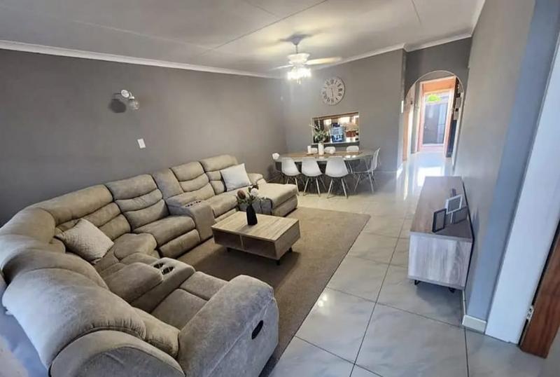 To Let 3 Bedroom Property for Rent in Newcastle KwaZulu-Natal